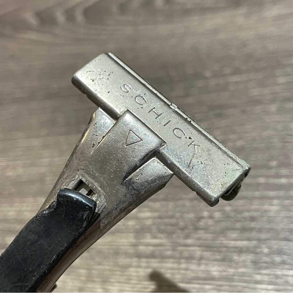 VINTAGE SCHICK Safety Razor 4.5” - Picture 6 of 7